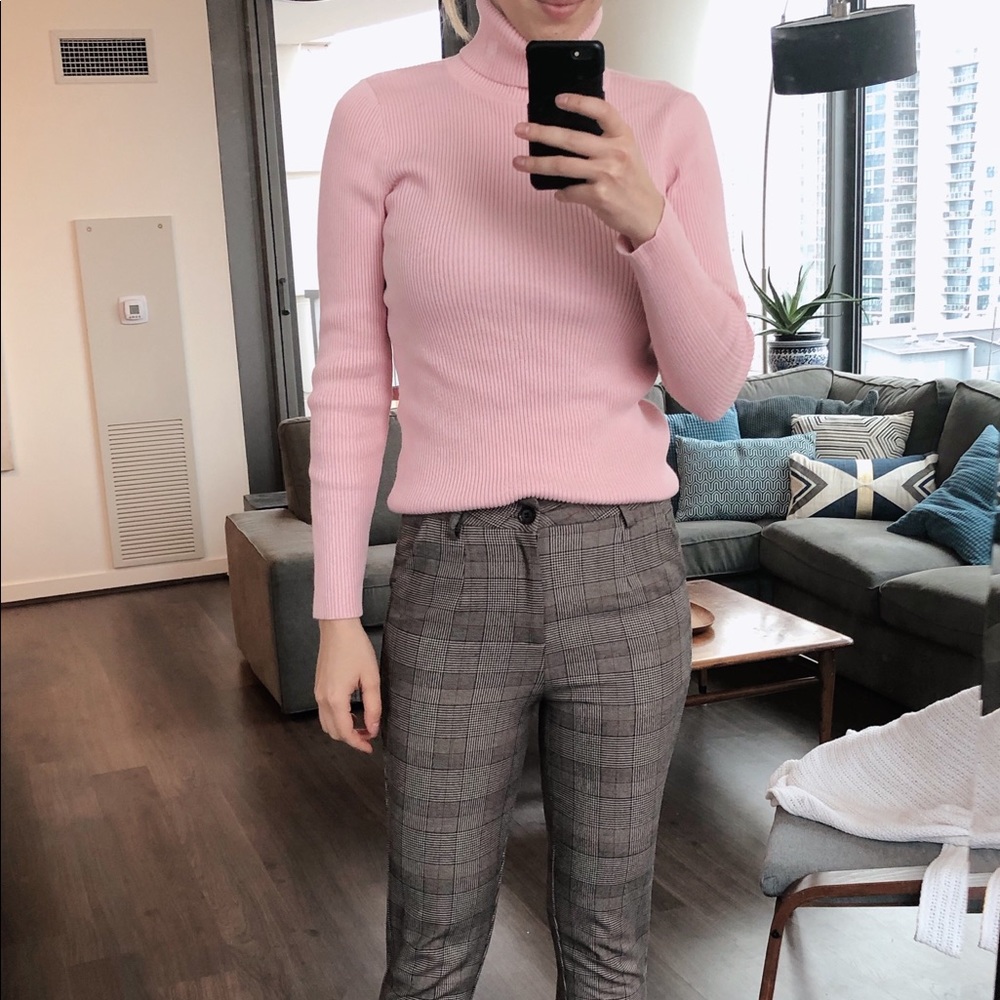 <SOLD> Ralph Lauren pink turtleneck with embroidered RL